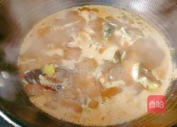 莴苣炖鱼头的做法图解15