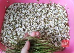 洋槐花软饼的做法图解1