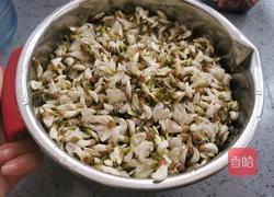 洋槐花软饼的做法图解2