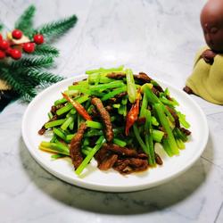 小麦芹炒牛肉的做法[图]