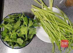 小麦芹炒牛肉的做法图解3