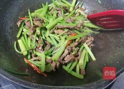 小麦芹炒牛肉的做法图解11