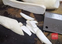 鸡腿菇炒肉的做法图解2