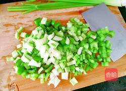 芹菜炒鸡蛋的做法图解3