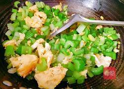 芹菜炒鸡蛋的做法图解12