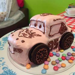 草莓泥汽车蛋糕——闪电麦坤的做法[图]