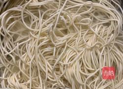 风味炒面的做法图解1