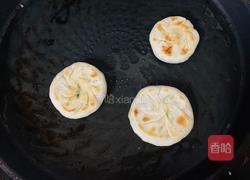 芹菜鲜肉小馅饼的做法图解6