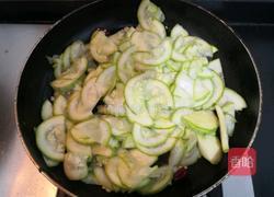 西葫芦炒木耳的做法图解14