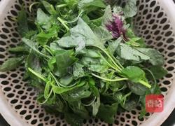 上汤苋菜皮蛋的做法图解2