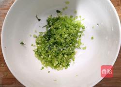 西芹鸡蛋小饼的做法图解3