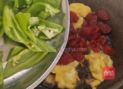 腊肠炒青椒的做法图解8