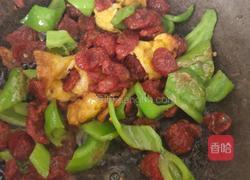 腊肠炒青椒的做法图解10