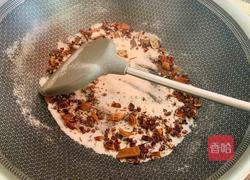 超级好吃的五香咸蛋的做法图解1