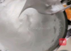 草莓奶油杯子蛋糕的做法图解3