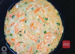 电饭锅黄瓜胡萝卜丝鸡蛋烙的做法图解9