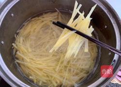 凉拌麻辣土豆丝的做法图解5