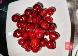 樱桃慕斯蛋糕的做法图解4