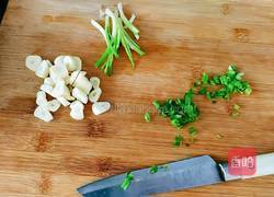 白萝卜鱼头汤的做法图解5