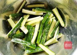 低脂零卡的秘制腌黄瓜的做法图解1