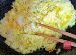 西芹虾仁蛋炒饭的做法图解3