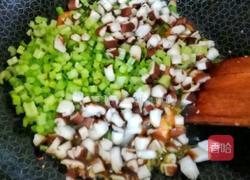 比扬州炒饭还好吃的虾仁西芹蛋炒饭的做法图解5