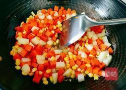 胡萝卜土豆炒玉米的做法图解9