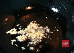 Illustration of how to make tiger skin pepper minced meat 7