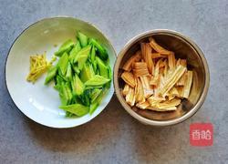 美味营养又减肥的黄瓜腐竹汤的做法图解2