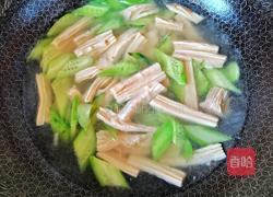 美味营养又减肥的黄瓜腐竹汤的做法图解5