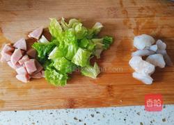 虾仁火腿蛋炒饭的做法图解1