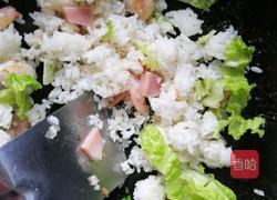 虾仁火腿蛋炒饭的做法图解7