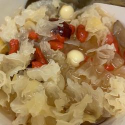 冰糖莲子雪耳糖水的做法[图]