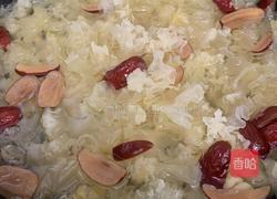 冰糖莲子雪耳糖水的做法图解5