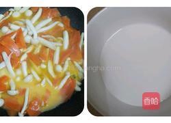 海鲜菇炒胡萝卜的做法图解4