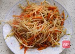 胡萝卜丝炒豆芽的做法图解7