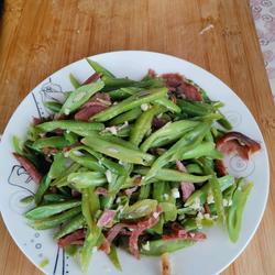 腊肉炒芸豆丝的做法[图]