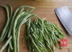 腊肉炒芸豆丝的做法图解2