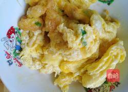 鸡蛋韭菜苔的做法图解2