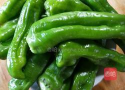 虎皮青椒的做法图解1