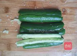 Illustration of how to make cold cucumbers 1