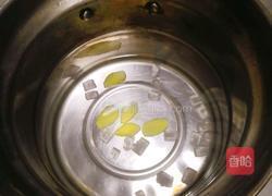 冰糖木瓜炖雪哈的做法图解3
