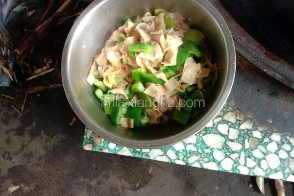 尖椒干豆腐