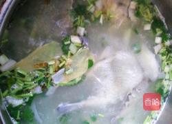 清炖鲫鱼汤的做法图解3