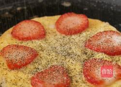 海苔草莓鸡蛋饼的做法图解3