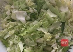 圆白菜炒粉丝的做法图解1