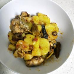 土豆焖鸡的做法[图]