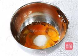 咕咕霍夫海绵蛋糕的做法图解2