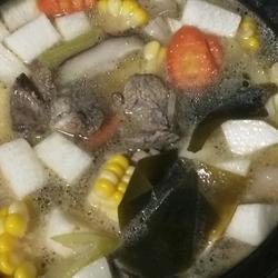 玉米海带萝卜香菇排骨汤的做法[图]
