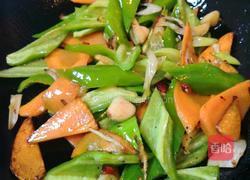 辣椒炒鸡腿肉的做法图解11